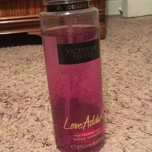 VS Love Addict body spray